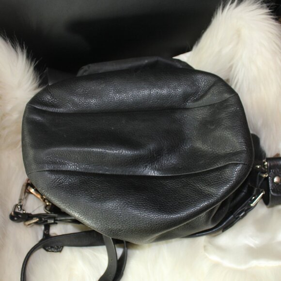 RUDSAK Pebbled Leather Flap Zip Closure Pockets Shoulder Messenger Black Bag - Picture 3 of 9